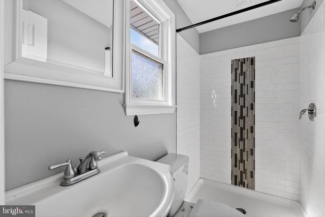 300 FAIRMOUNT AVE, Blackwood, NJ 08012