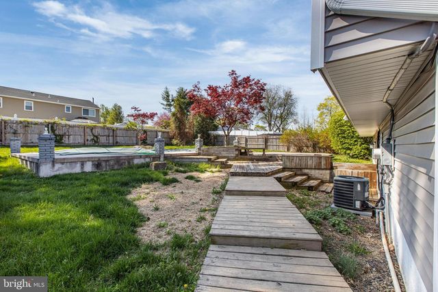 300 FAIRMOUNT AVE, Blackwood, NJ 08012