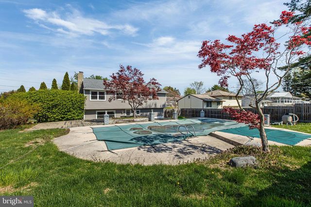 300 FAIRMOUNT AVE, Blackwood, NJ 08012