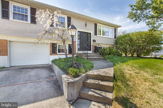 300 FAIRMOUNT AVE, Blackwood, NJ 08012