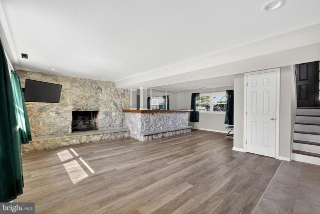 300 FAIRMOUNT AVE, Blackwood, NJ 08012