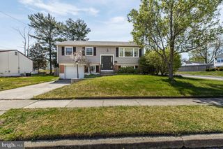 300 FAIRMOUNT AVE, Blackwood, NJ 08012
