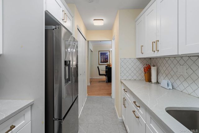 54 School Street 121, Westbury, NY 11590