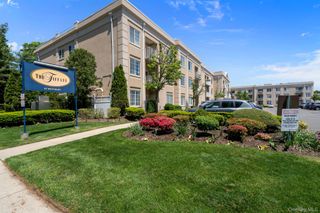 54 School Street 121, Westbury, NY 11590