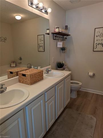 1008 Chesapeake Lane, Archdale, NC 27263