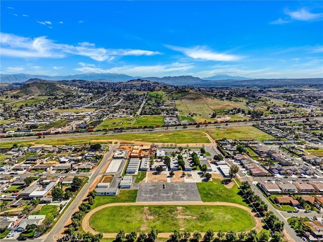 9210 TRAILHEAD, Jurupa Valley, CA 92509