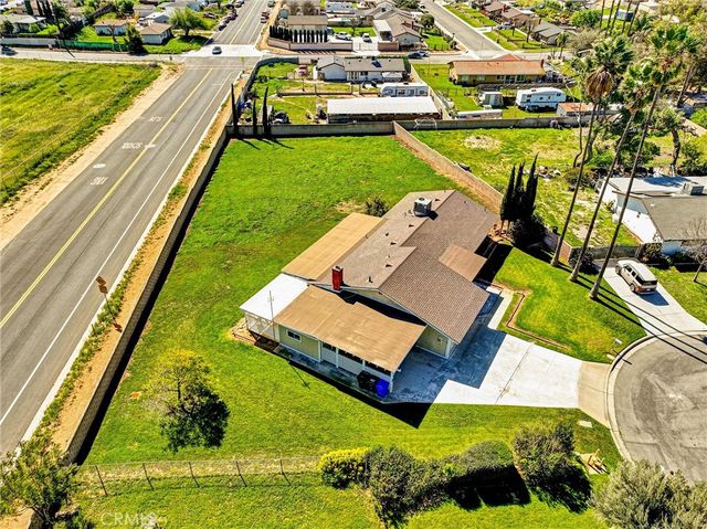 9210 TRAILHEAD, Jurupa Valley, CA 92509