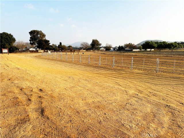 9210 TRAILHEAD, Jurupa Valley, CA 92509