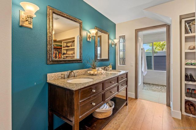 1141 Cerro Largo Dr, Solana Beach, CA 92075