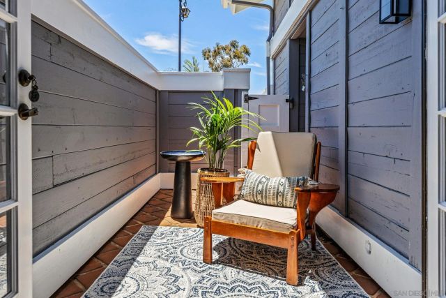 1141 Cerro Largo Dr, Solana Beach, CA 92075