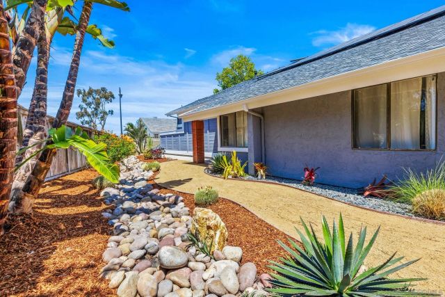 1141 Cerro Largo Dr, Solana Beach, CA 92075
