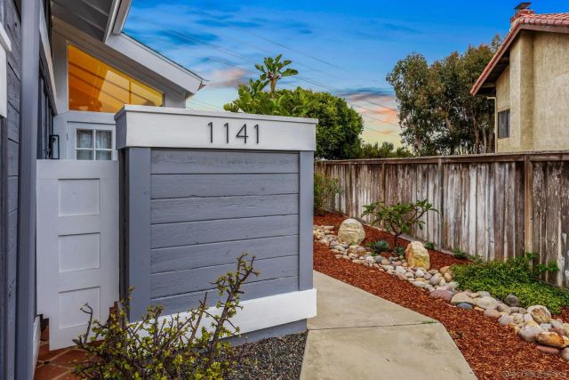 1141 Cerro Largo Dr, Solana Beach, CA 92075