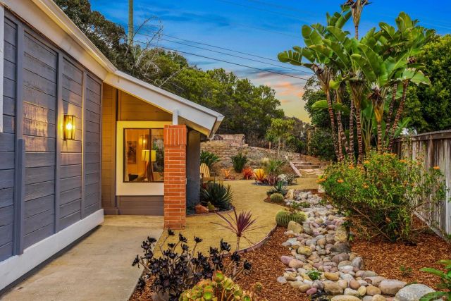 1141 Cerro Largo Dr, Solana Beach, CA 92075