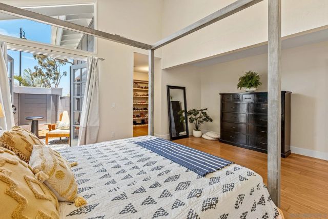 1141 Cerro Largo Dr, Solana Beach, CA 92075