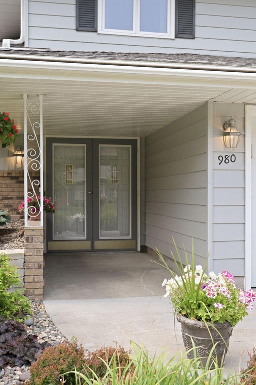 980 Lydia Avenue W, Roseville, MN 55113 — photo 4