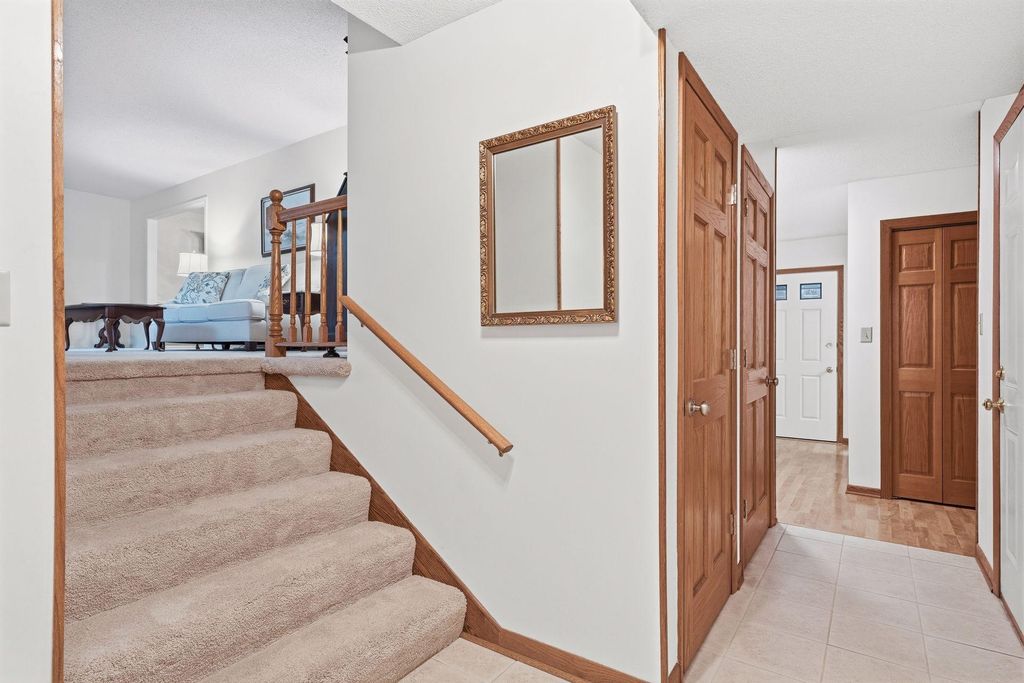 980 Lydia Avenue W, Roseville, MN 55113 — photo 5