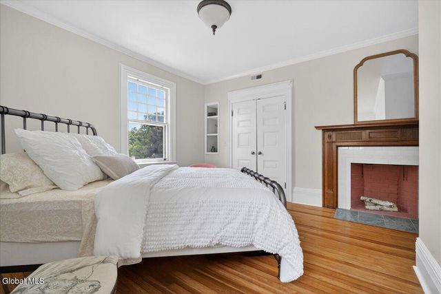 720 N Broadway, Saratoga Springs, NY 12866