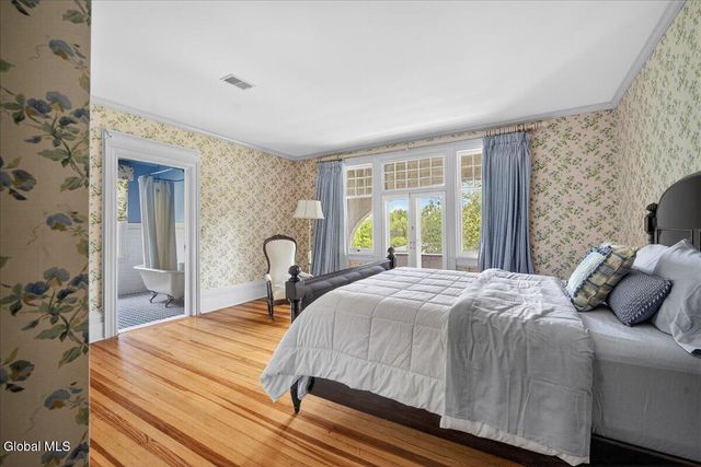 720 N Broadway, Saratoga Springs, NY 12866