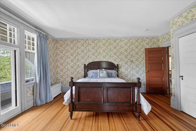 720 N Broadway, Saratoga Springs, NY 12866