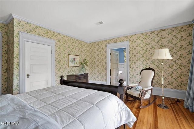 720 N Broadway, Saratoga Springs, NY 12866