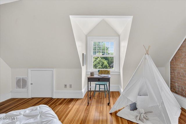 720 N Broadway, Saratoga Springs, NY 12866