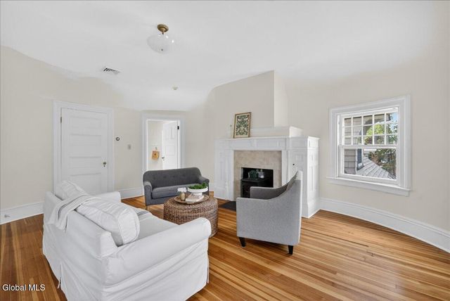 720 N Broadway, Saratoga Springs, NY 12866