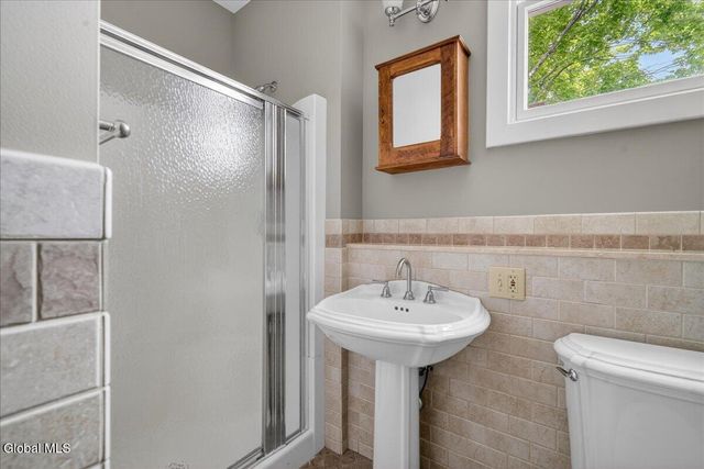720 N Broadway, Saratoga Springs, NY 12866