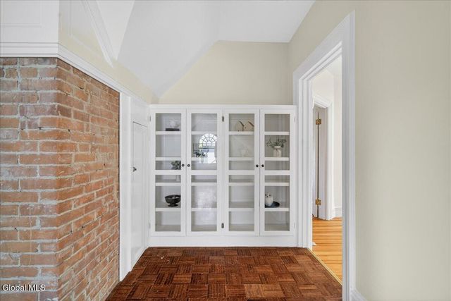 720 N Broadway, Saratoga Springs, NY 12866