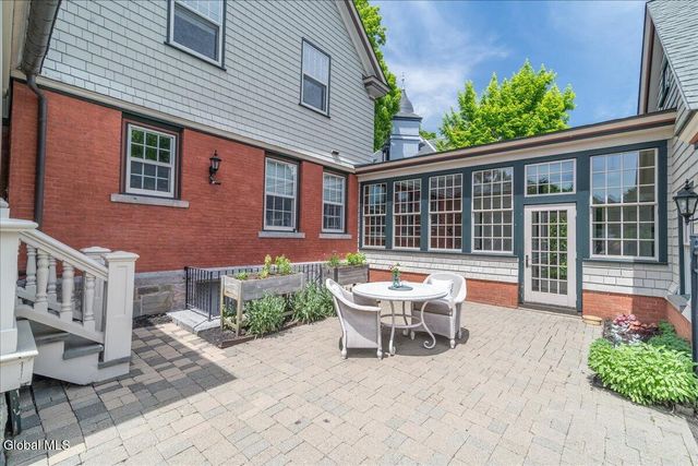 720 N Broadway, Saratoga Springs, NY 12866