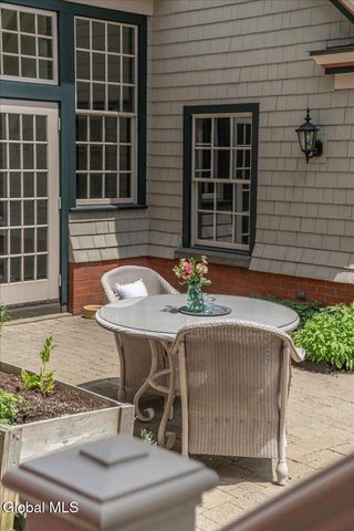 720 N Broadway, Saratoga Springs, NY 12866