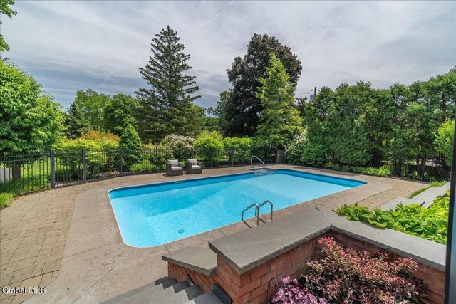 720 N Broadway, Saratoga Springs, NY 12866