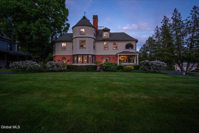 720 N Broadway, Saratoga Springs, NY 12866