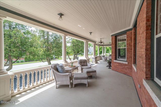 720 N Broadway, Saratoga Springs, NY 12866