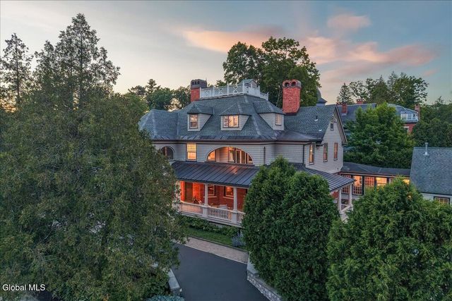 720 N Broadway, Saratoga Springs, NY 12866