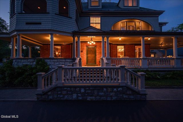 720 N Broadway, Saratoga Springs, NY 12866