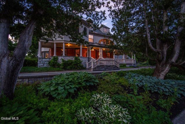 720 N Broadway, Saratoga Springs, NY 12866
