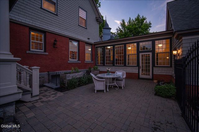 720 N Broadway, Saratoga Springs, NY 12866