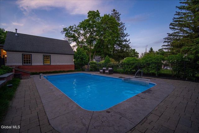 720 N Broadway, Saratoga Springs, NY 12866