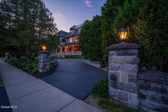 720 N Broadway, Saratoga Springs, NY 12866
