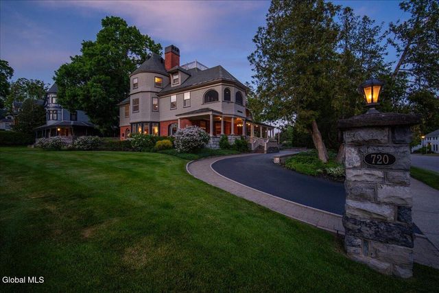 720 N Broadway, Saratoga Springs, NY 12866