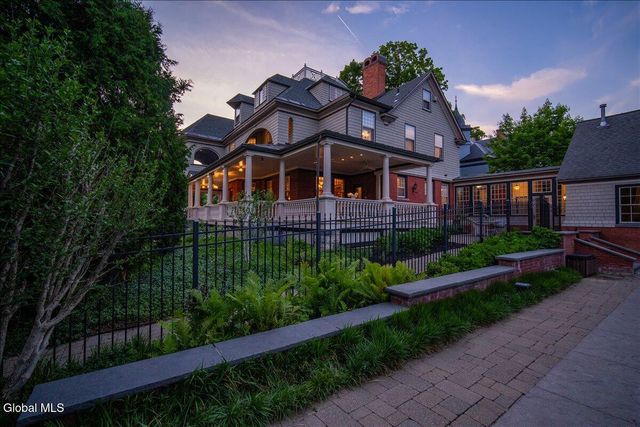 720 N Broadway, Saratoga Springs, NY 12866
