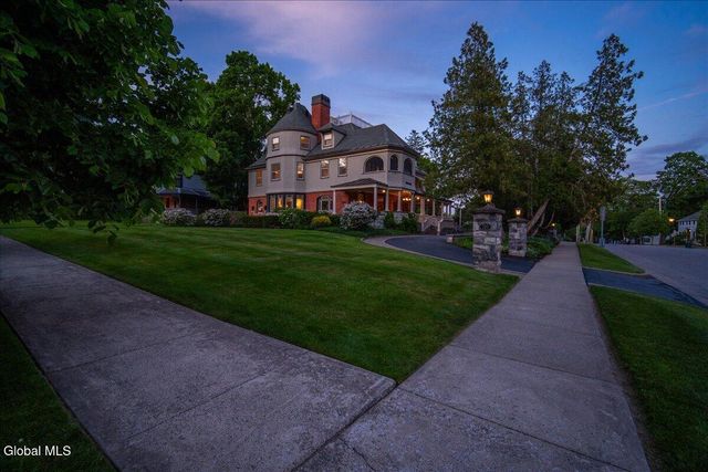 720 N Broadway, Saratoga Springs, NY 12866