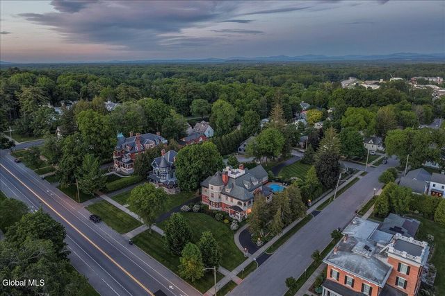 720 N Broadway, Saratoga Springs, NY 12866
