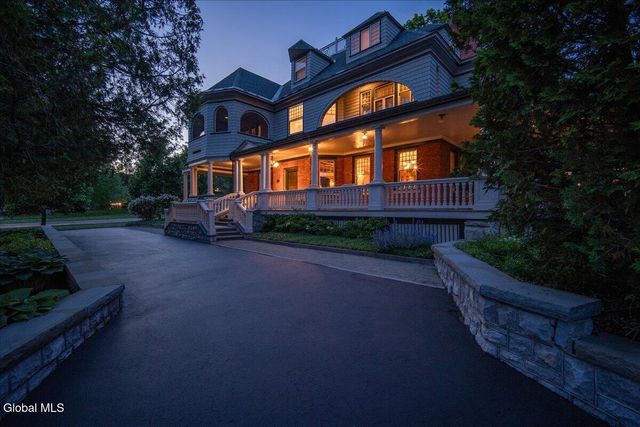 720 N Broadway, Saratoga Springs, NY 12866