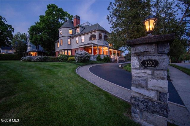 720 N Broadway, Saratoga Springs, NY 12866