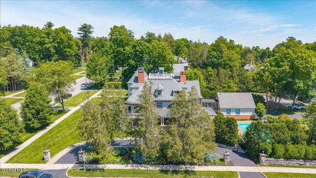 720 N Broadway, Saratoga Springs, NY 12866