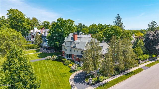 720 N Broadway, Saratoga Springs, NY 12866