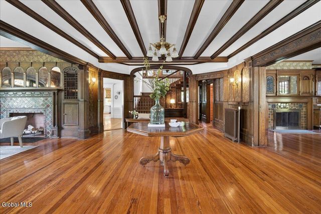 720 N Broadway, Saratoga Springs, NY 12866