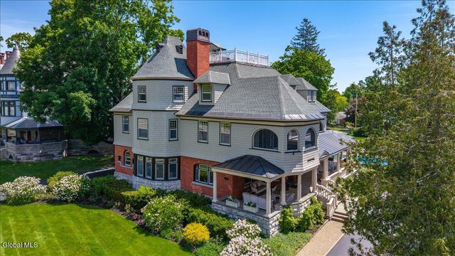 720 N Broadway, Saratoga Springs, NY 12866