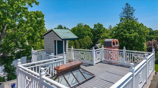 720 N Broadway, Saratoga Springs, NY 12866